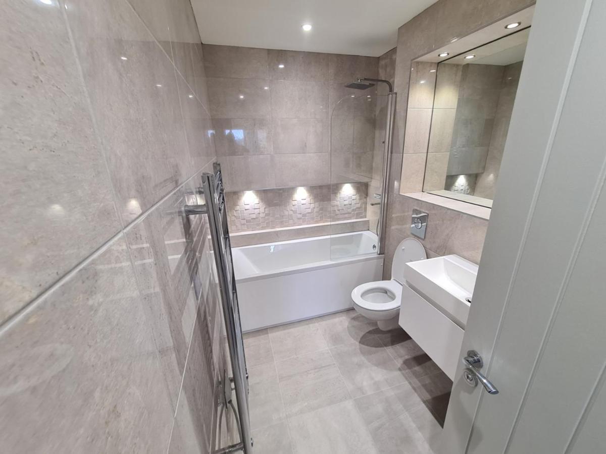 בושי Jasmin Apartments - Luxury 1 & 2 Bedroom Units With Free Parking מראה חיצוני תמונה